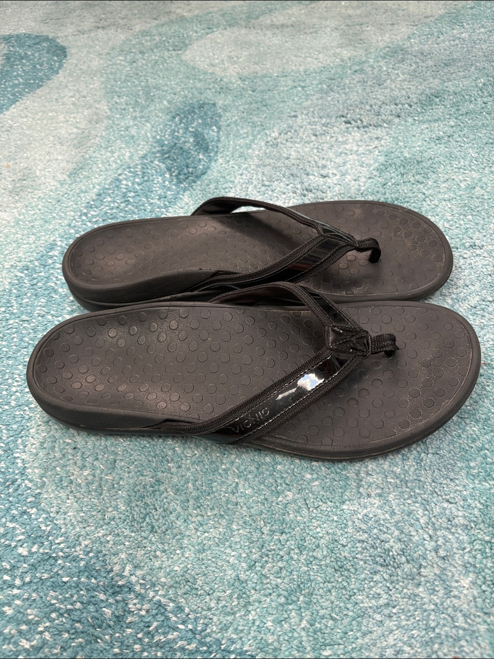 Vionic Toe Sandals, Sz 10 - Picture 2 of 4